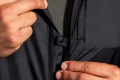 Brooks Men's Fusion Hybrid Jacket (211299) -Sports Fashion Store 211299 001 D6 Fusion Hybrid Jacket