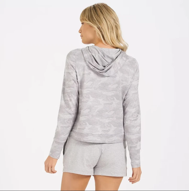 Vuori Women's Halo Essential Hoodie - Pale Heather Camo (VW226PHC) 4 Vuori Women's Halo Essential Hoodie - Pale Heather Camo (VW226PHC) - Image 2