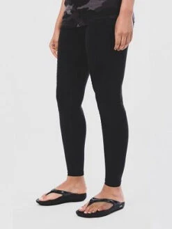 Oofos Women's OOlala Limited Sandal -Sports Fashion Store black camo 932x680 c0e077c2 7a8f 460d 8e92 06fdeb9bd561